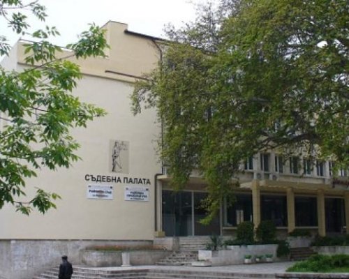 Белезници за сводница и пенсионер за сексуално насилие в Сандански