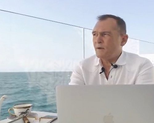 Васил Божков-Черепа щял да се връща. Журналисти хукнаха към ГКПП  Кулата . Какво се случва?