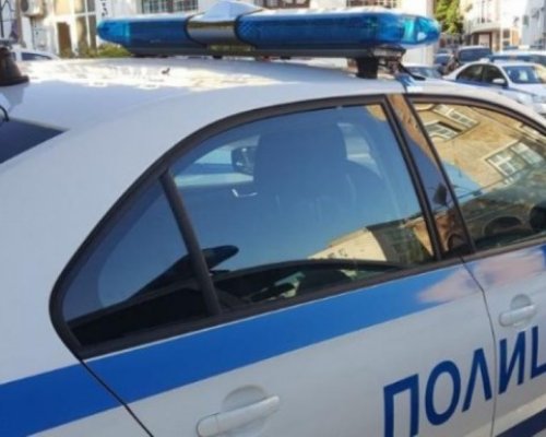 Заради любовна драма 34-годишен мъж се барикадира в дома си и заплаши да се самоубие