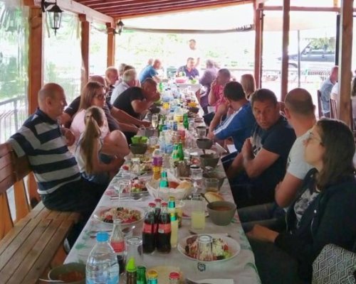 Ловци от Симитли с курбан за здраве и безавариен лов