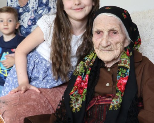 Баба Александра Чакърова от Банско навърши 100 години