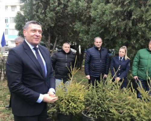 Награждават полицаи за разкрити измами