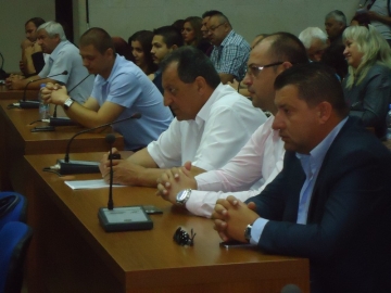 СКАНДАЛНО! Двама общински съветници напуснаха групата на ГЕРБ в ОбС - Кресна