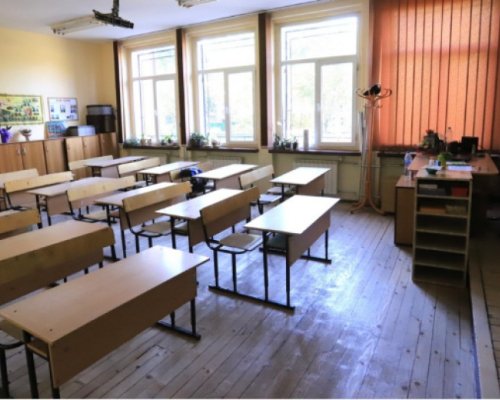 Важно за родителите! Приемат заявления за помощ от 300 лв. за ученици