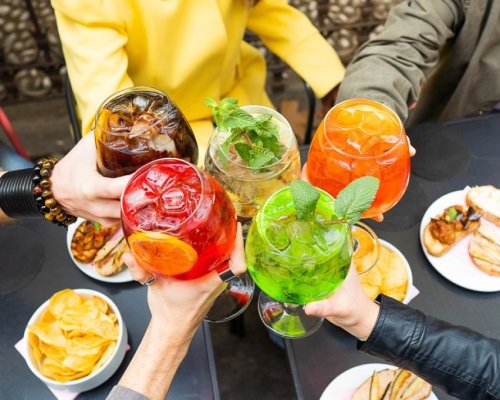 7 алкохолни напитки, които можете да пиете, ако сте на диета