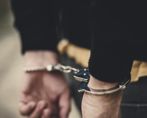 Полицията в Благоевград арестува педофил , блудствал с 13-годишно момче
