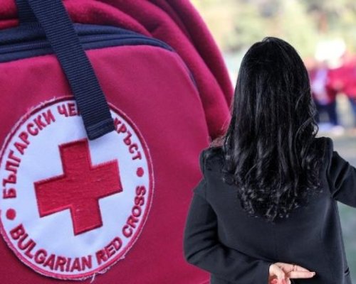 ВНИМАНИЕ, ИЗМАМА! Мними доброволци на БЧК събират пари по домовете