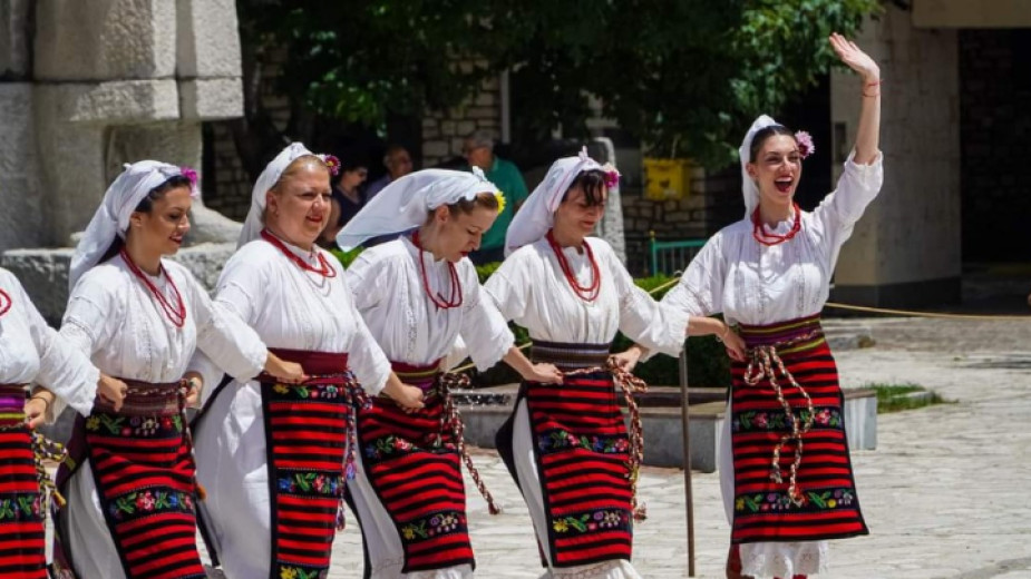 На армане с тъпане  в Разлог