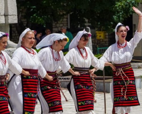 На армане с тъпане  в Разлог