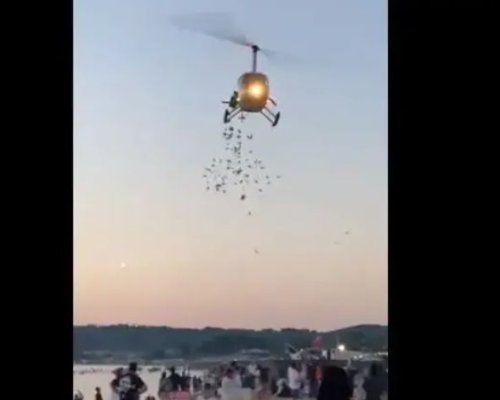 Хеликоптерът от плаж  Градина” хвърлял хартии с образа на Тодор Живков