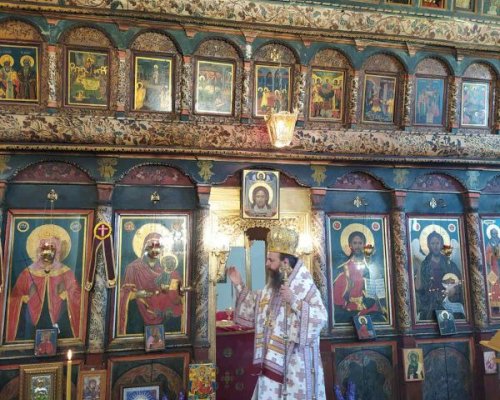 Неврокопският митрополит Серафим оглавява служенията за празника на храм  Света Неделя  в Сатовча
