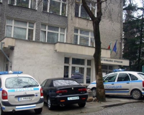 Разследват 38-годишен за преглед с чужда лична карта в Сандански