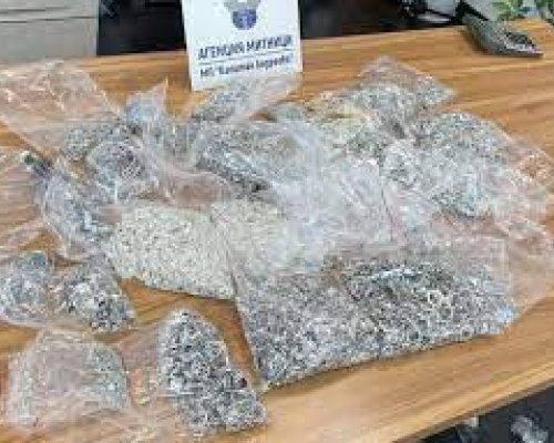 Митничари заловиха 27 кг. сребърни накити на Капитан Андреево