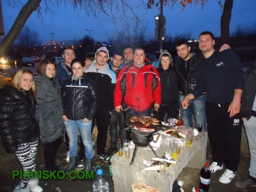 Луд купон пред дома си в квартал Струмско спретна късметлията хванал кръста днес в Благоевград