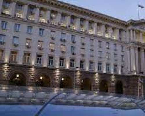 Прекроиха бюджета, повече пари за МВР, НАП, НОИ, РЗИ