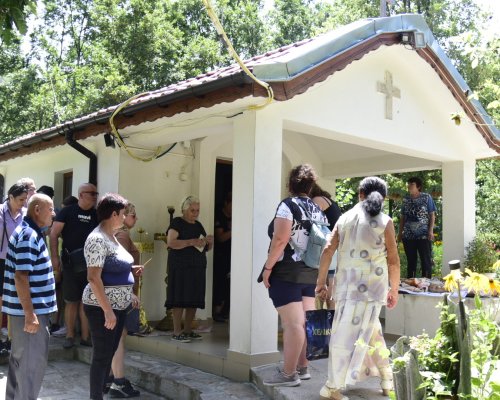 Осветиха нов параклис в Полена, три храма посрещнаха миряни за Илинден