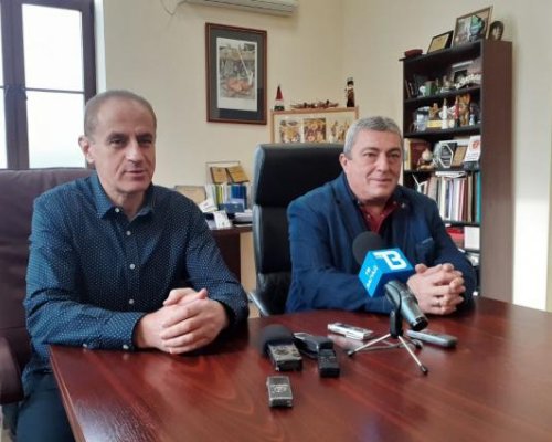 Селски кмет заплашва с гладна стачка
