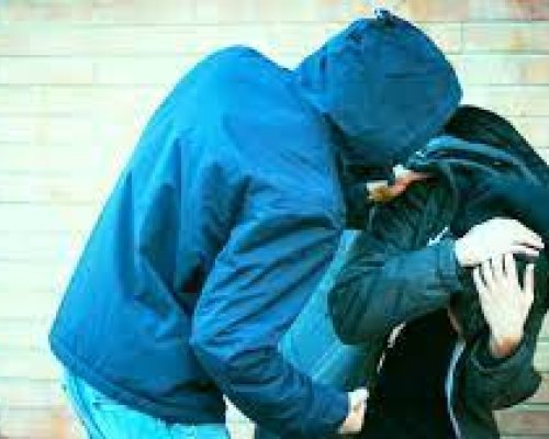 Биха и ограбиха петричанин