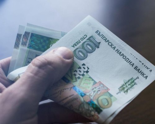 Рекорд: Българин изтегли 28 бързи кредита