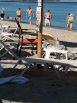 Пак се прочухме! Две кифли с претенции освиниха плаж в Гърция (СНИМКИ)