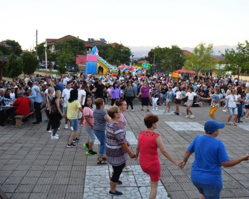 Събор за празника на св. Пантелеймон събра стотици в село Покровник