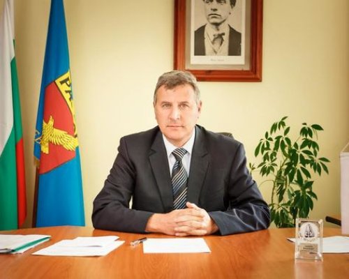 ПОПИЛЯХА ГЕРЧЕВ С КОМЕНТАРИ В САЙТОВЕ СЛЕД КАТО СТАНА ЯСНО, ЧЕ Е НОМИНИРАН ЗА КАНДИДАТ ЗА КМЕТ НА РАЗЛОГ