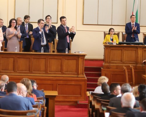 Какво свършиха депутатите след първата сесия на 49-ия парламент