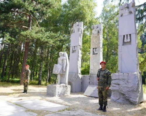 Заупокойна литургия и почетен караул за Илинден на Предела