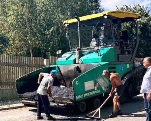 Асфалтират пътя към местността Бетоловото
