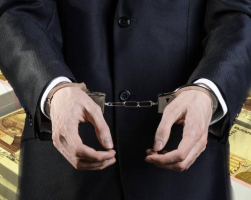 Банков служител задигна половин милион от клиенти!