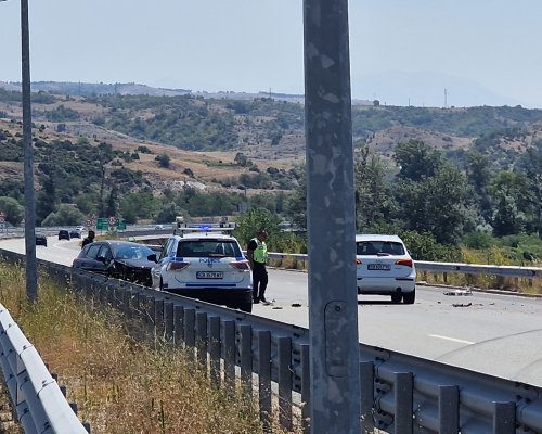 ПТП затруднява движението на АМ Струма край Струмяни