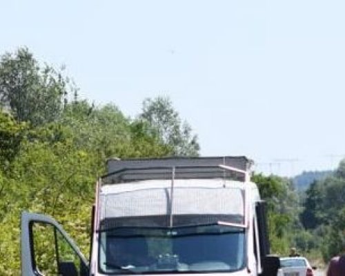 Ново зверство потресе България! Ревнивец разцепи главата на съпругата си, децата им мият кръвта от пода