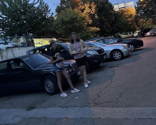 Девойки вилнеят и увреждат коли на поразия в кварталите Ален Мак и Еленово