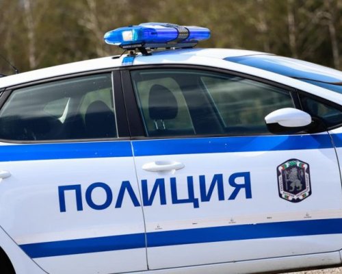 Среднощна гонка!  Полицаи от няколко управления преследват шофьор беглец от Пазарджик до симитлийското село Градево