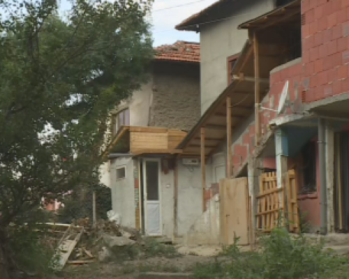 Детето, пострадало при пожар в Благоевград, все още не е върнато при семейството си