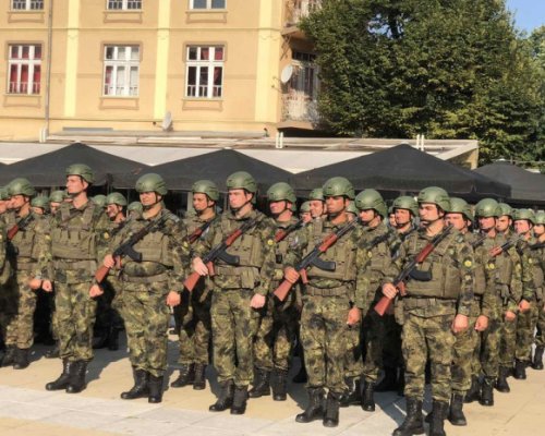 С тържествена церемония в Благоевград изпратиха на мисия 120 военнослужещи