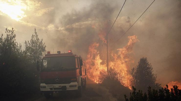 Огненият ад в Гърция приближава българската граница