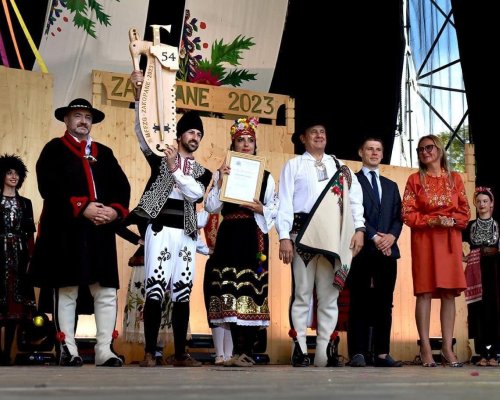Ансамбъл  Веселие  -Симитли грабна  Бронзова брадва  и сърцата на публиката на престижен международен фестивал в Полша
