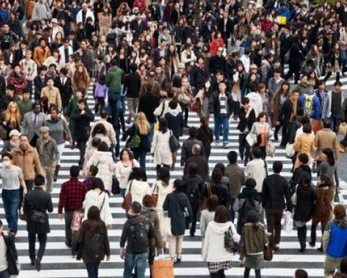 Дъно на мизерията: 10 от работещите българи оцеляват с под 500 лева
