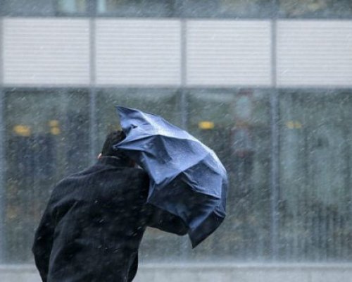 Жълт код за силен вятър, дъжд и гръмотевици днес