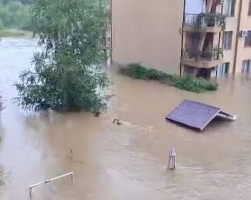 Кметът на Царево-По непотвърдена информация трима души са изчезнали