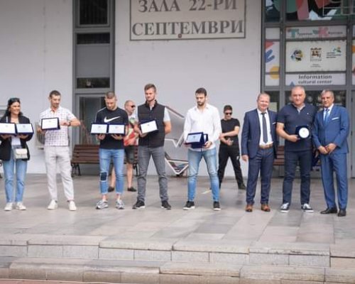 Наградиха с плакети шампиони по таекуон- до ITF