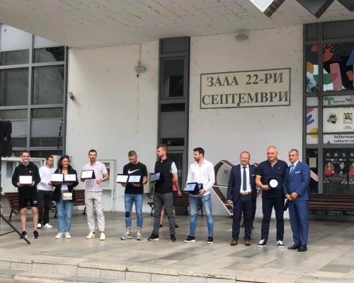 Тържествено посрещане на  медалистите от ТК  Фолкън