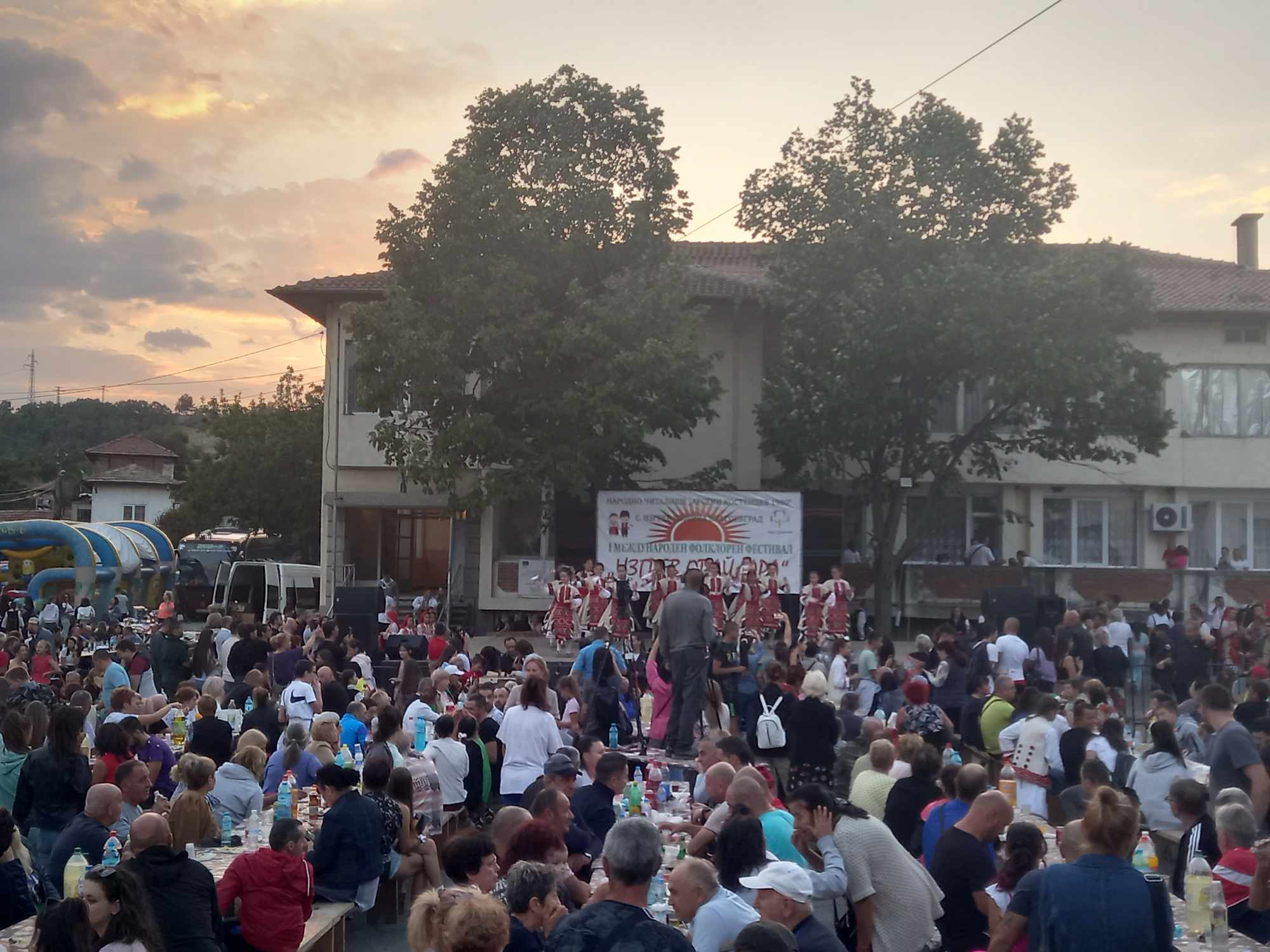 Балкански ритми и танци завладяха село Изгрев в Деня на Съединението