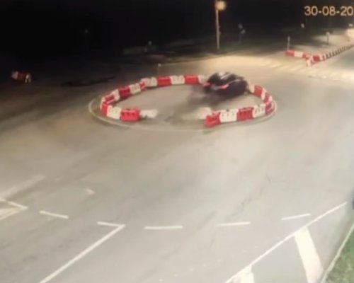 Джигит в Перник отнесе кръгово и удари кола