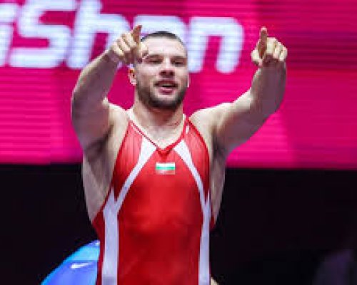 Дупничанинът Кирил Милов с последно контролно преди световното по борба