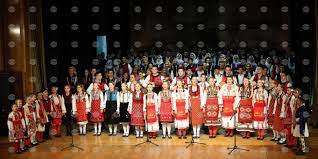 Над 250 деца и младежи представиха в Банско предпремиерно спектакъла  Слушам ви гласа жалостен