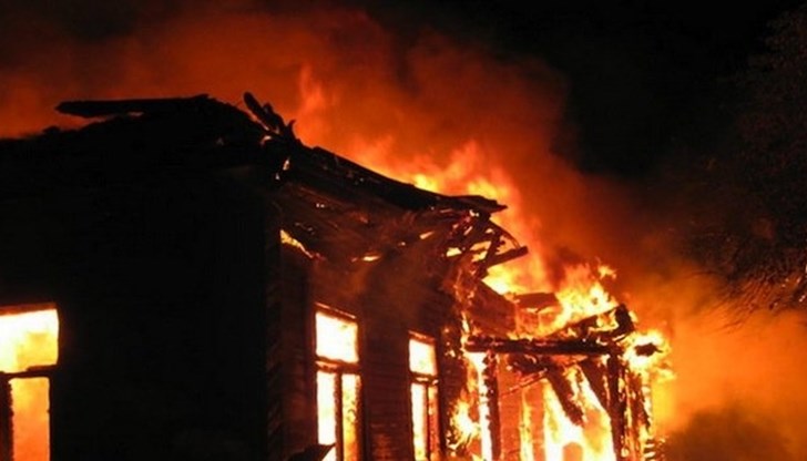 Издирват подпалвач на къща в село Бучино