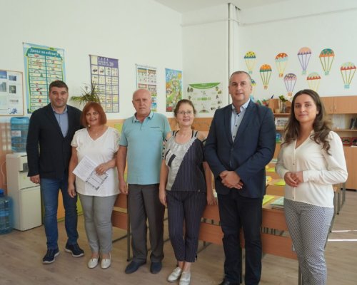 Подаръци за всички първокласници в Община Разлог