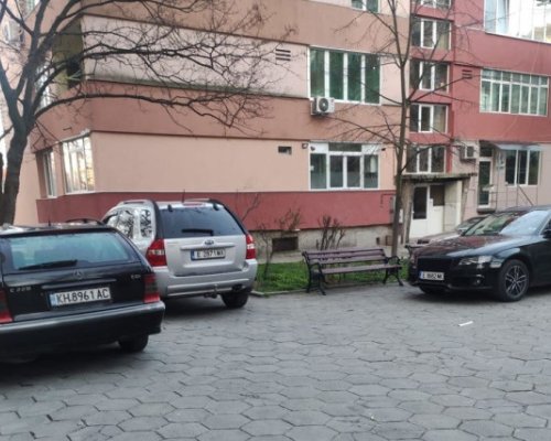 Благоевградчани се оплакват от повредените тротоари в града